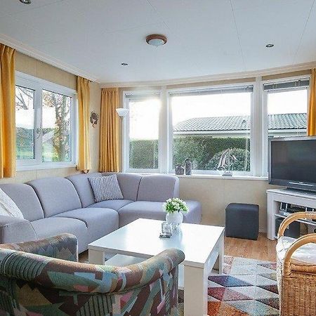 Chalet Lisa 62 Sint Annaland Bagian luar foto